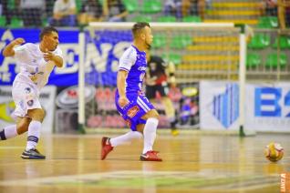 Toledo Futsal enfrenta So Jos dos Pinhais s 16h30 no Alcides Pan