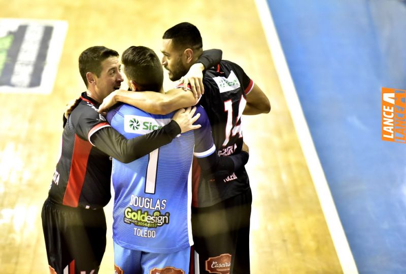 Em casa, Toledo Futsal s empata com Umuarama