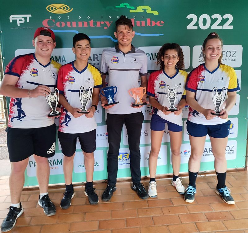 Equipe de tênis do Clube Toledão conquista excelentes resultados no FPT em Foz do Iguaçu