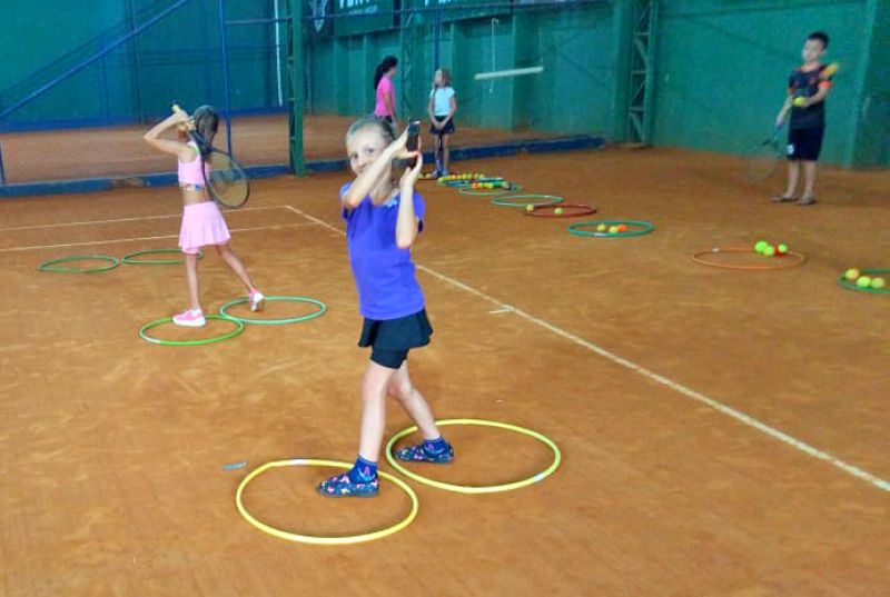 Escolinha de T�nis do Clube Toled�o