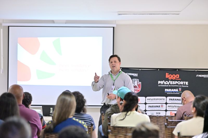 Educa��o financeira tamb�m entra em quadra na Aceffut