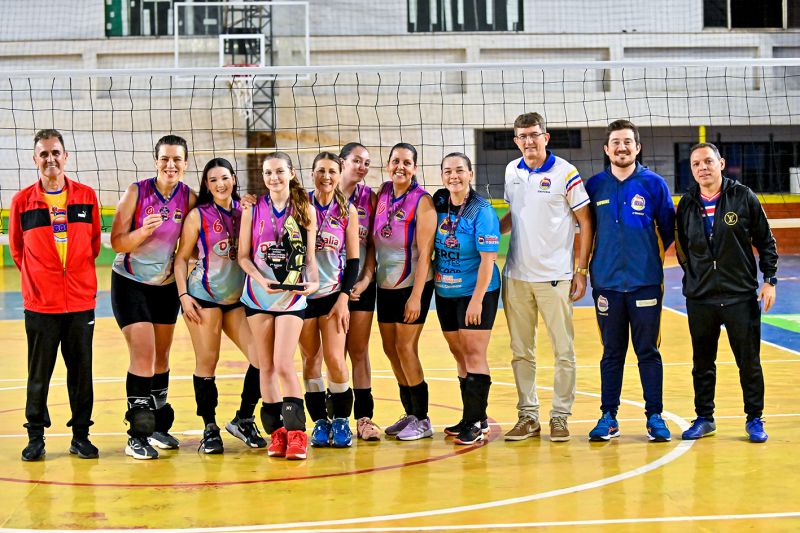 D�It�lia Sorvetes � campe� do 2� Campeonato de V�lei Feminino Schorr Supermercados no Toled�o